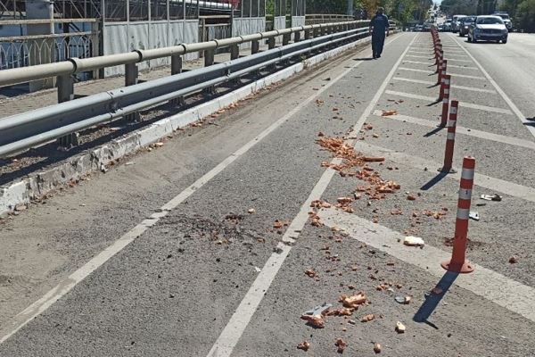 Трое жителей Белгорода ранены после детонации БПЛА у автобуса