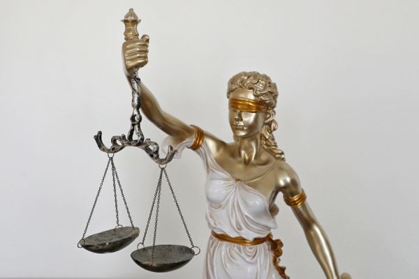 В Сочи начался суд над директором депозитария, похитившим 235 млн рублей