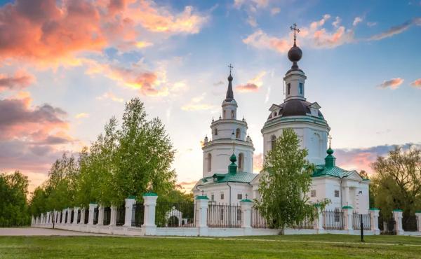 Вдохновение по карману: как повторить пушкинский маршрут всего за 20 тысяч рублей